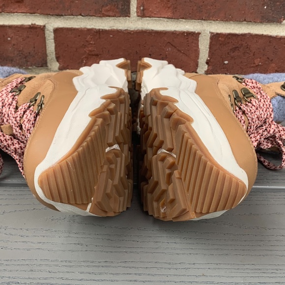 Sorel Kinetic Breakthru Conquest Waterproof Boots - Picture 9 of 13